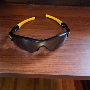 Oakley Livestrong Radar Sunglasses